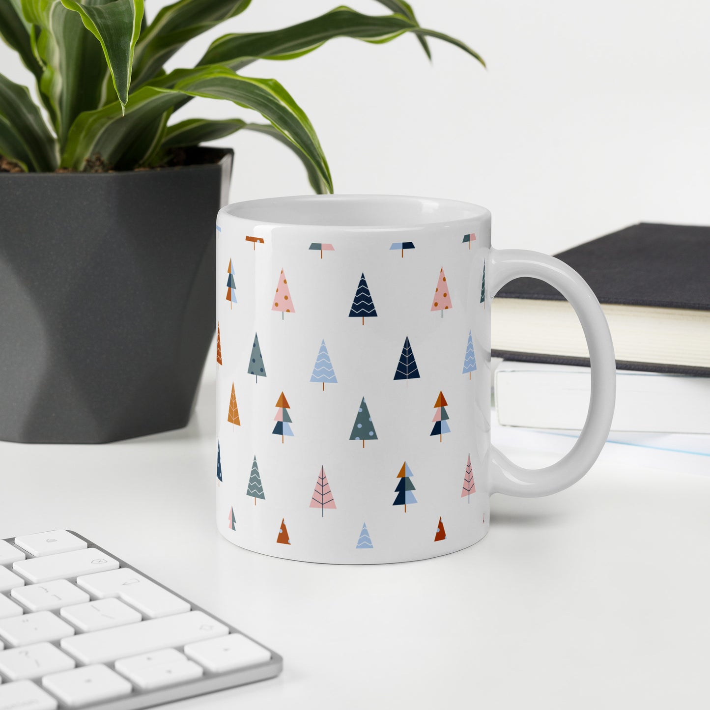 CHRISTMAS TREE White glossy mug - ASHRILEYPRINTS